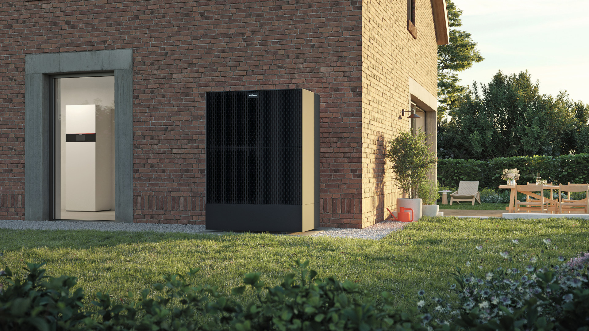 Vitocal 252-A Außeneinheit an einer Klinkerfassade